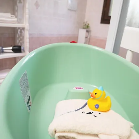 Rosmarino - Comodita E Tranquillita Con Giardino E Parcheggio 임페리아