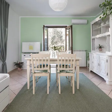 Rosmarino - Comodita E Tranquillita Con Giardino E Parcheggio * 임페리아