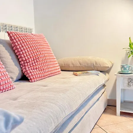 Lägenhet Rosmarino - Comodita E Tranquillita Con Giardino E Parcheggio