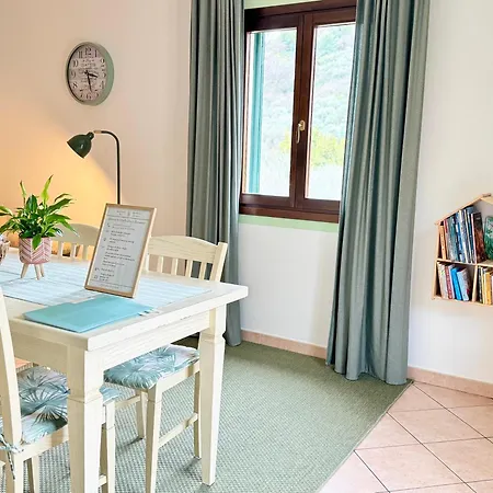 Lägenhet Rosmarino - Comodita E Tranquillita Con Giardino E Parcheggio