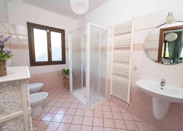 Rosmarino - Comodita E Tranquillita Con Giardino E Parcheggio