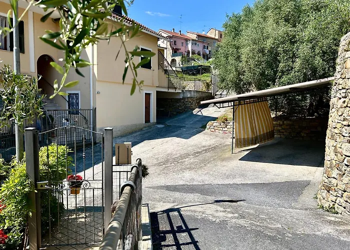 Rosmarino - Comodita E Tranquillita Con Giardino E Parcheggio Imperia