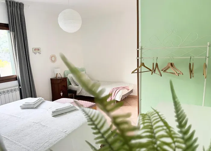 Lägenhet Rosmarino - Comodita E Tranquillita Con Giardino E Parcheggio