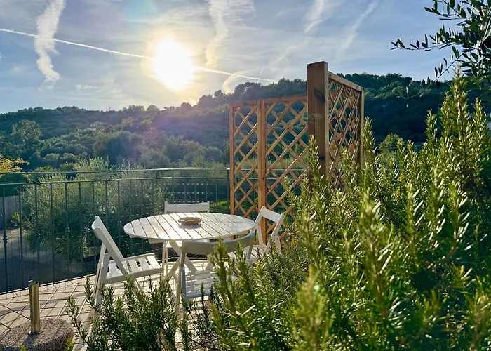 Rosmarino - Comodita E Tranquillita Con Giardino E Parcheggio Imperia