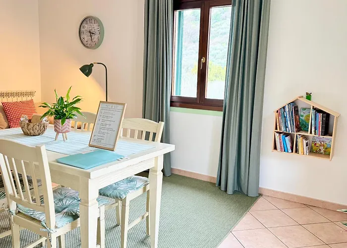 Lägenhet Rosmarino - Comodita E Tranquillita Con Giardino E Parcheggio