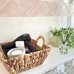 아파트 Rosmarino - Charming 2 Bedrooms With Garden And Parking