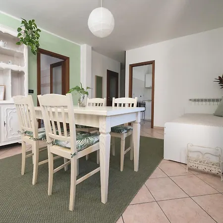 Rosmarino - Comodita E Tranquillita Con Giardino E Parcheggio * Imperia