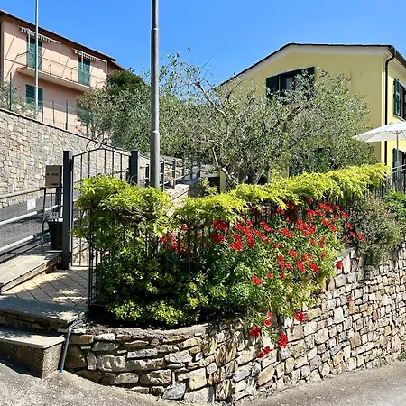 Rosmarino - Comodita E Tranquillita Con Giardino E Parcheggio Imperia