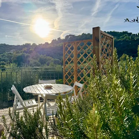 Rosmarino - Comodita E Tranquillita Con Giardino E Parcheggio Imperia