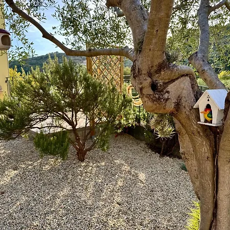 Rosmarino - Comodita E Tranquillita Con Giardino E Parcheggio Apartman