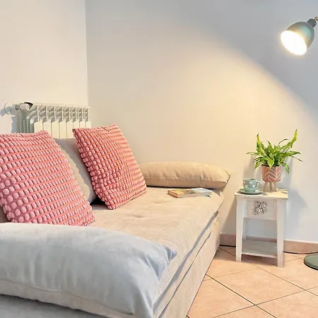 Rosmarino - Charming 2 Bedrooms With Garden And Parking Империя