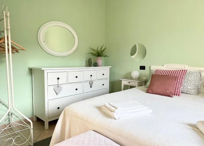 Rosmarino - Comodita E Tranquillita Con Giardino E Parcheggio * Imperia