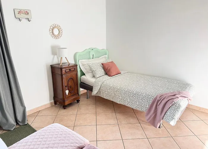 Rosmarino - Comodita E Tranquillita Con Giardino E Parcheggio דירה אימפריה