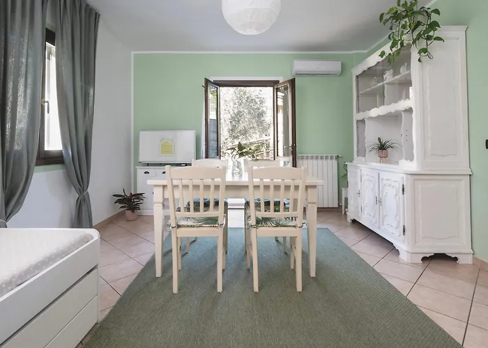 Rosmarino - Comodita E Tranquillita Con Giardino E Parcheggio * Imperia